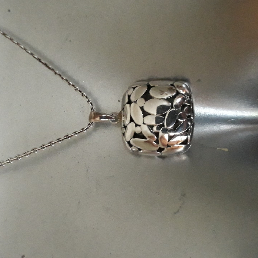 sterling silver pendant necklace